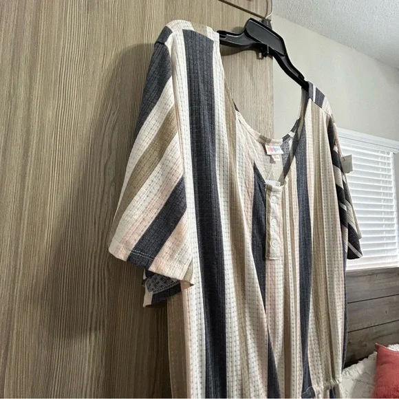 LulaRoe Woman’s 3XL Wide Leg Romper. Beautiful colors and softness. New. - Picture 5 of 7